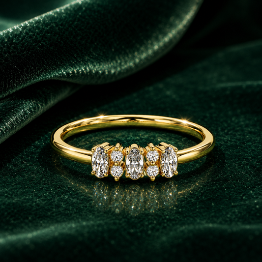 Graduated Oval Diamond Contour Band